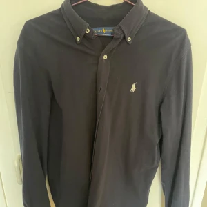 Ralph Lauren skjorta - Ralph lauren featherweight mesh skjorta i toppskick! Storlek M