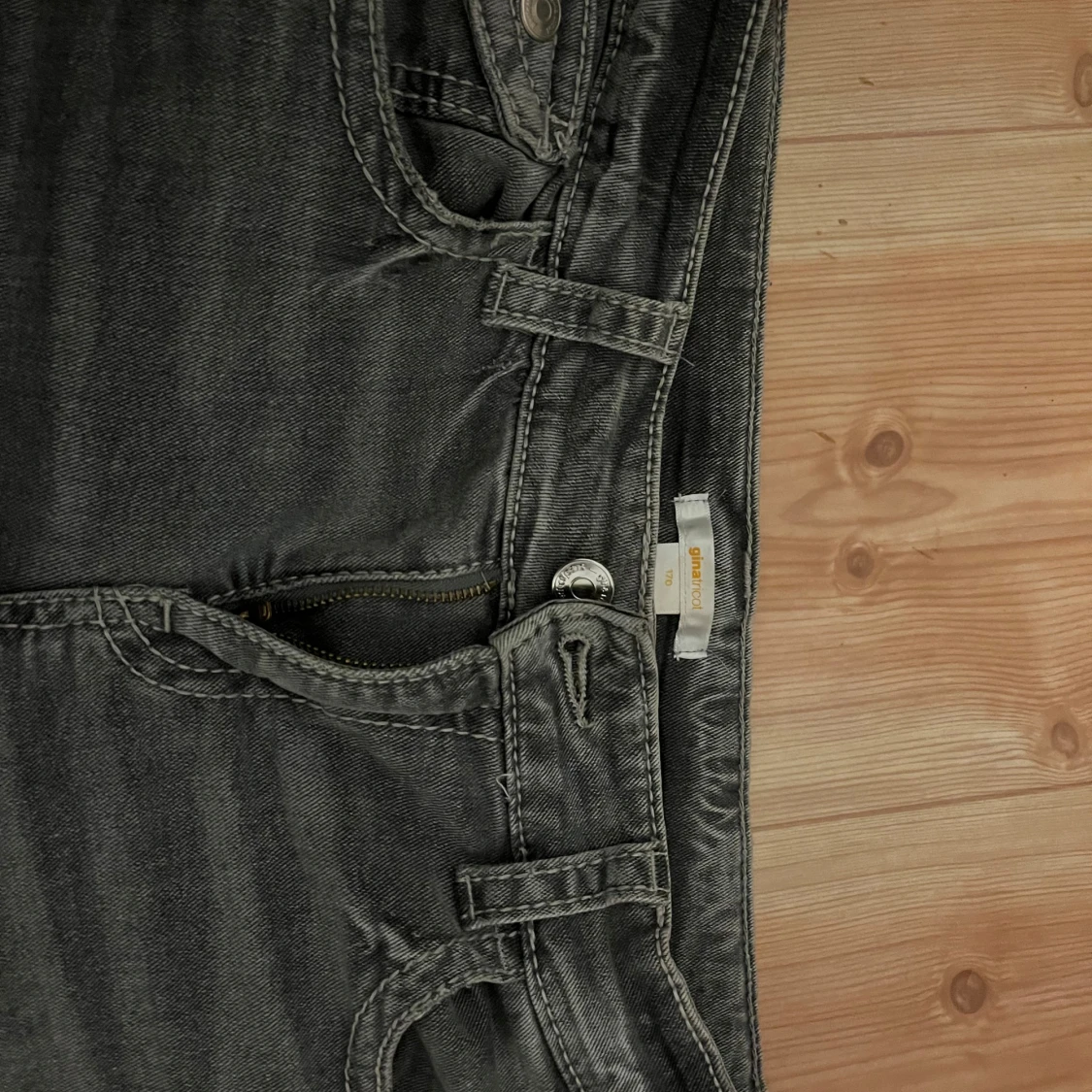 Grå bootcut jeans - 2