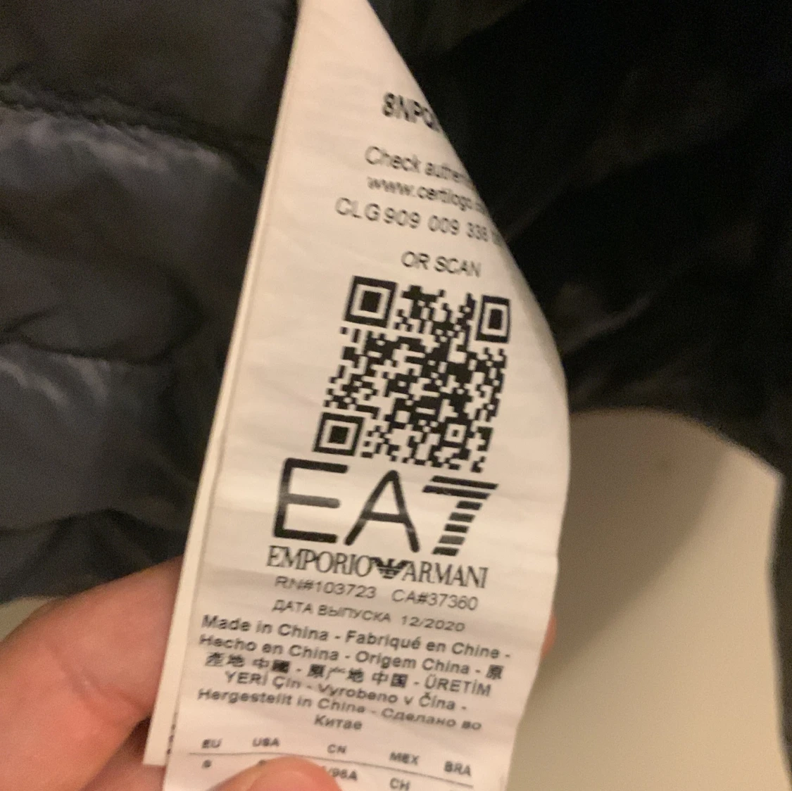 Grå dunväst från Emporio Armani - 1