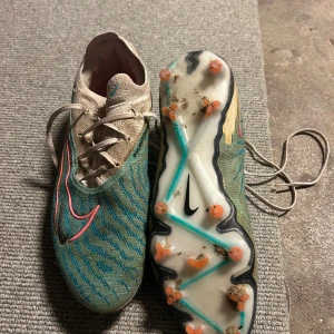  nike phantom gx elite FG - Använda i storlek 42, smutsiga men inga skador.