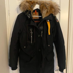 Parajumpers Kodiak - Säljer en svart Parajumpers Kodiak. Fint skick.