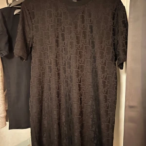 T-shirt - Skriv för mer info!