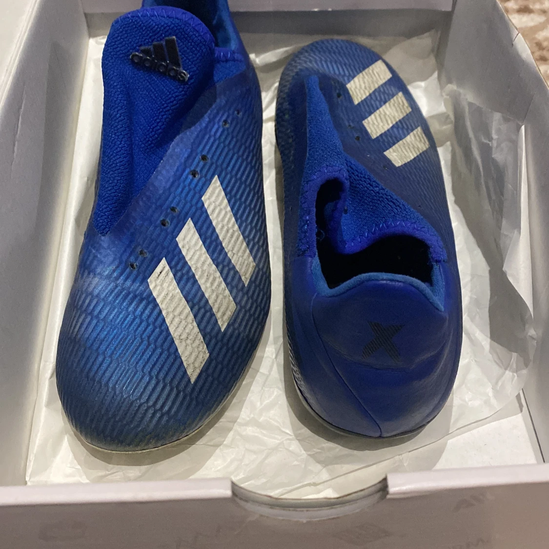 Blå fotbollsskor från Adidas - 2