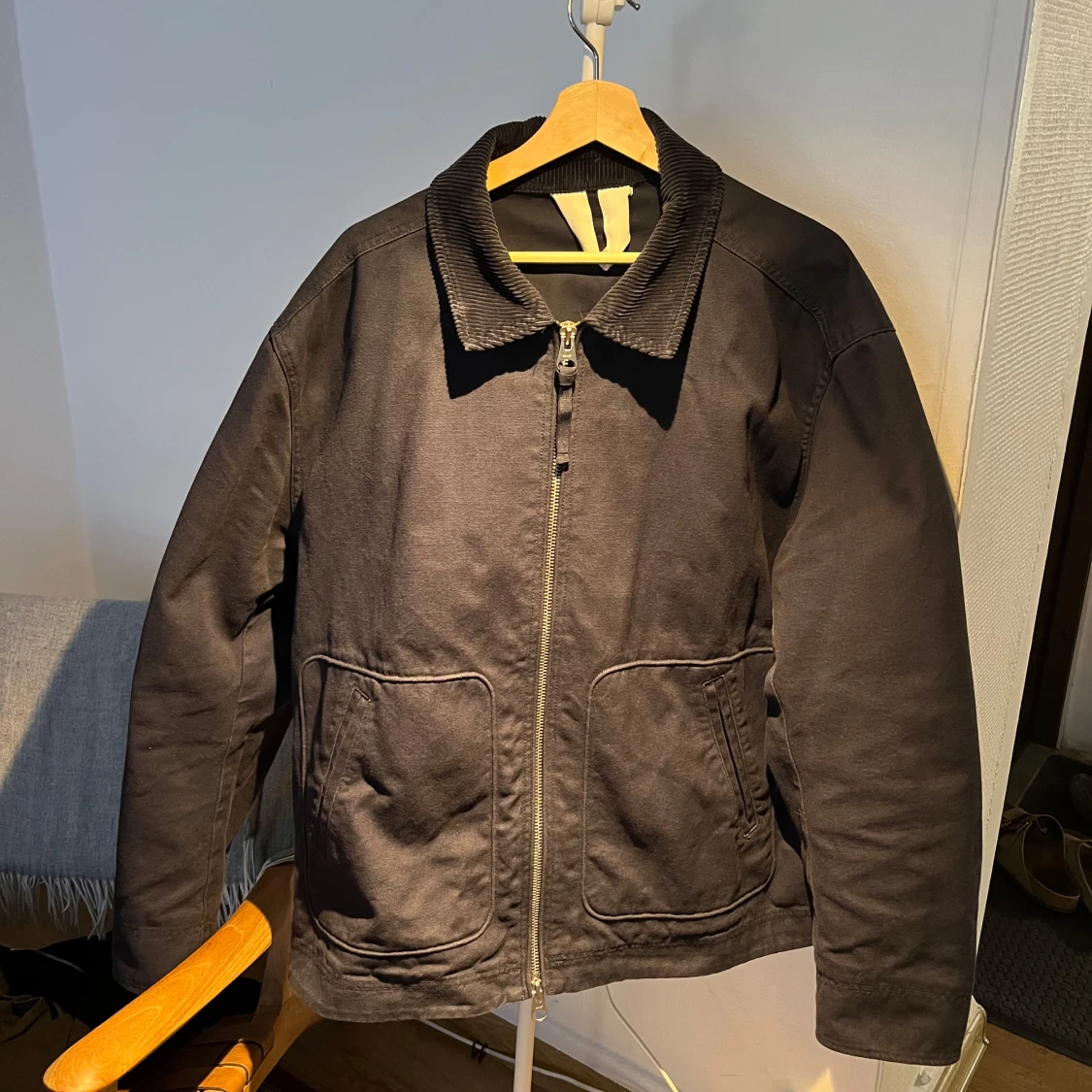 Svart jacka med dragkedja ARKET