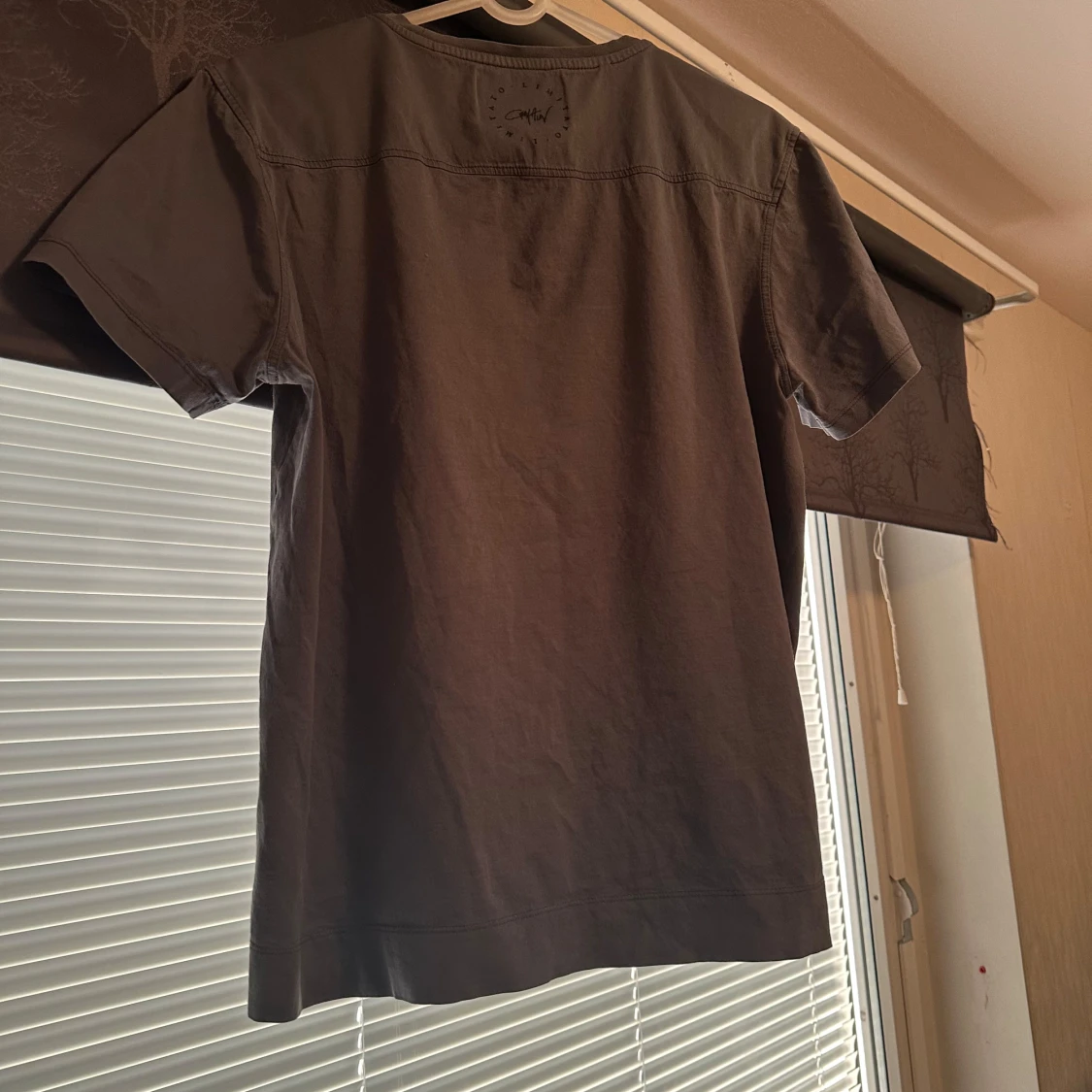 Grå t-shirt från Limitato  - 1