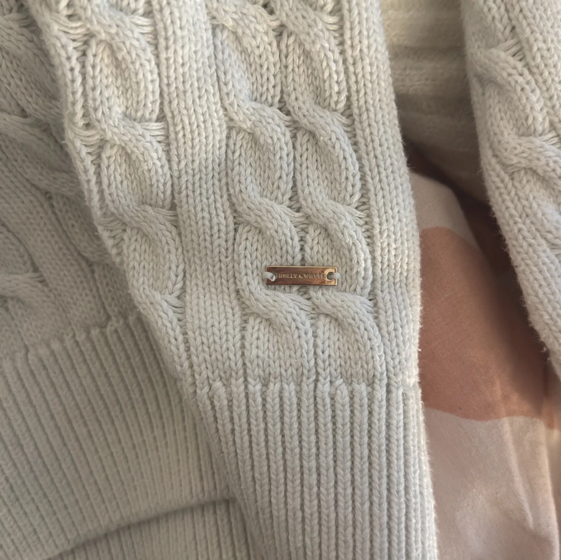 Vit stickad tröja från Holly & Whyte - 3