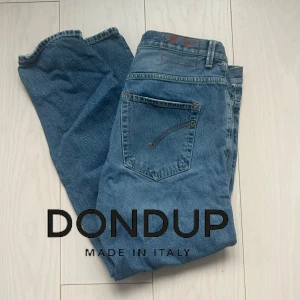 Dondup jeans 34 - Sjukt snygga dondup jeans i storlek 34. Inga skador eller tecken på användning. Passar även W33