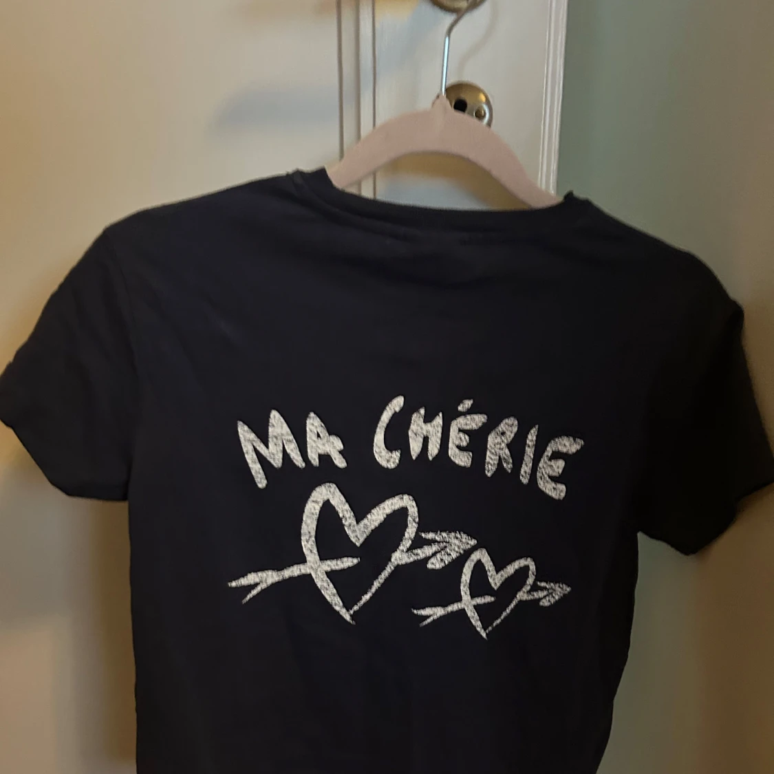 Mörkblå t-shirt med tryck - 2