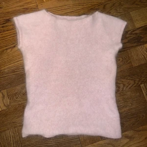 Topp - Söt ljusrosa topp i ull liknande material💕