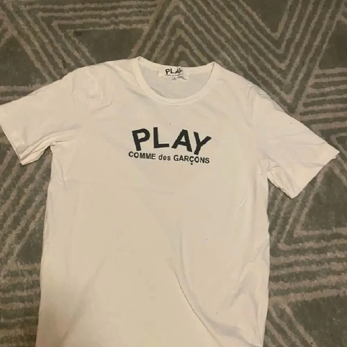 Vit t-shirt från Comme des Garçons