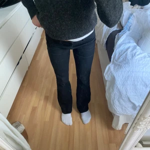 Lowasted jeans - Supersnygga svarta låga jeans