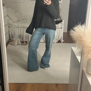 Flare jeans  - Så snygga flare jeans med fickor framtill💕