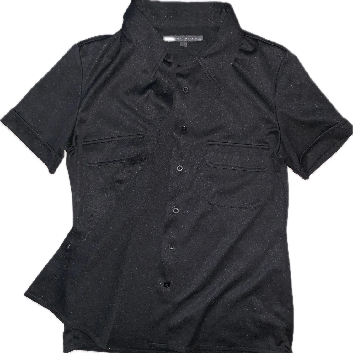 Svart kortärmad skjorta från Vero moda  - 1