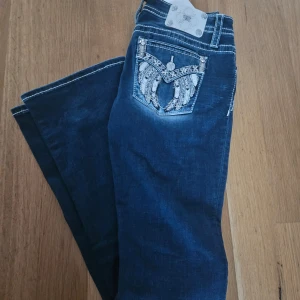 miss me jeans! - Bootcut jeans, bra skick, köpte för 2200 säljer för 1300. Storlek 28x34