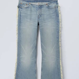 SÖKER!!!  - Söker dessa jeans från weekday i storlek 24/25, längd 30,32 eller 34😇😇