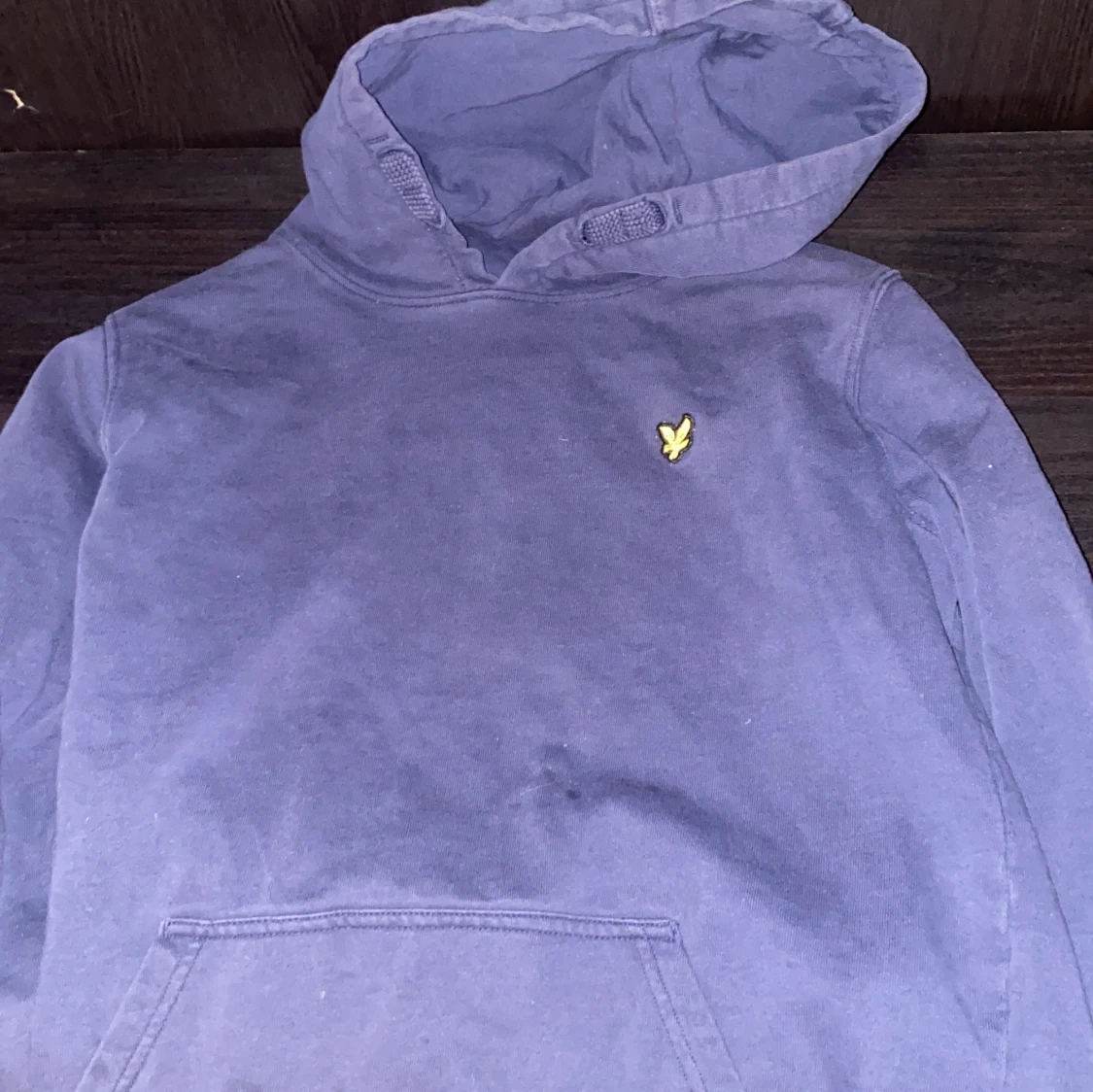 Blå hoodie från Lyle & Scott