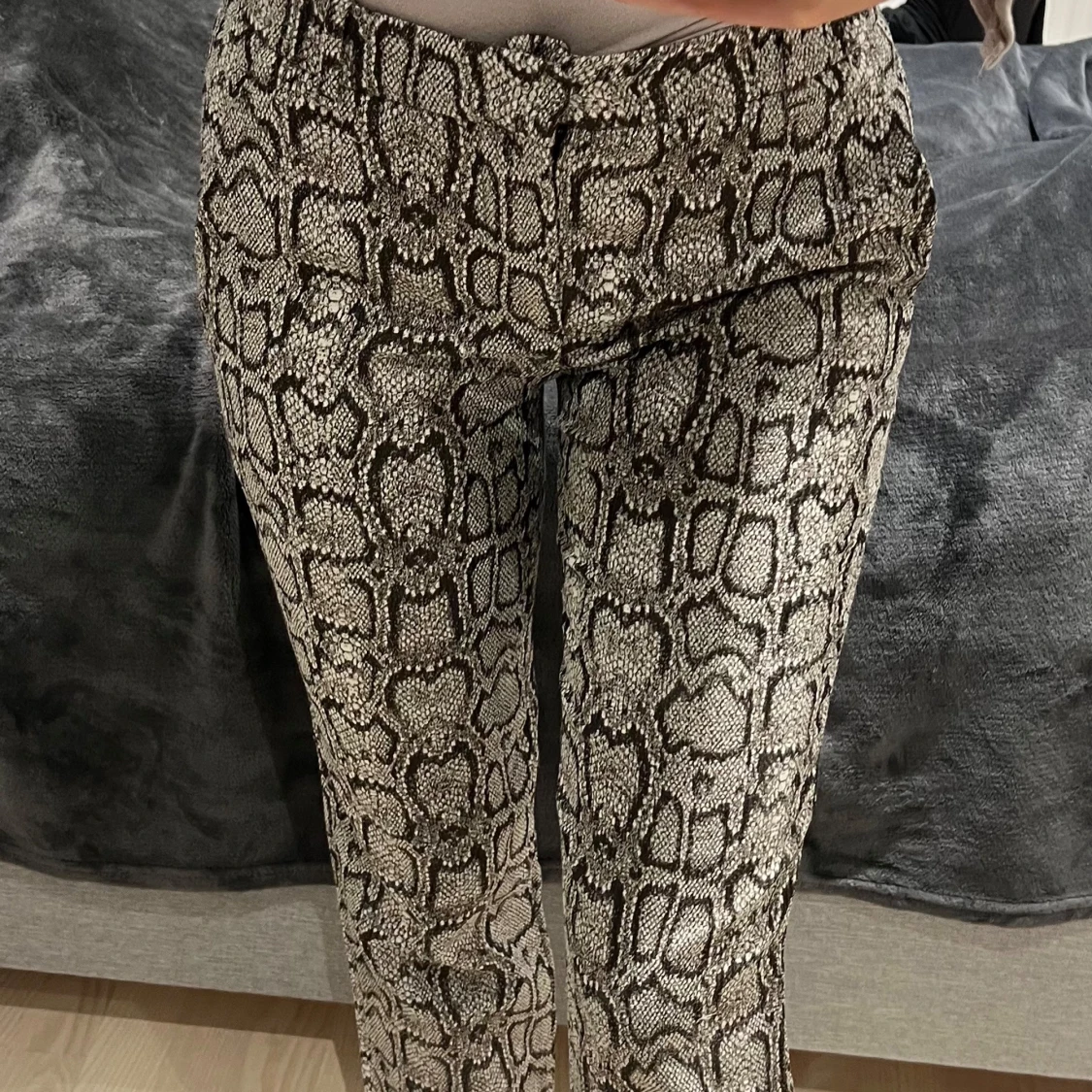 Ormmönstrade byxor - 1