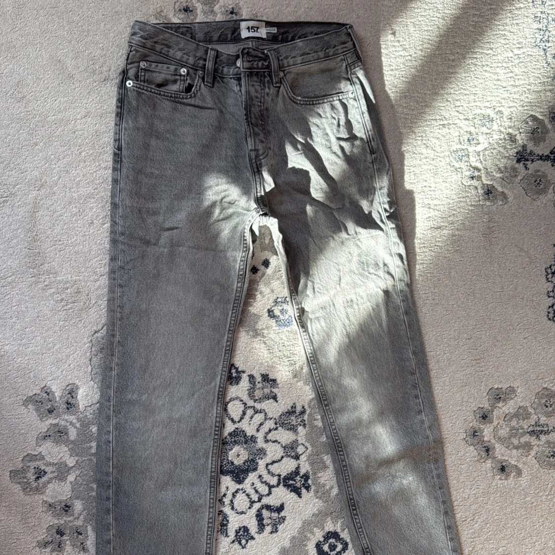 Grå jeans från 157