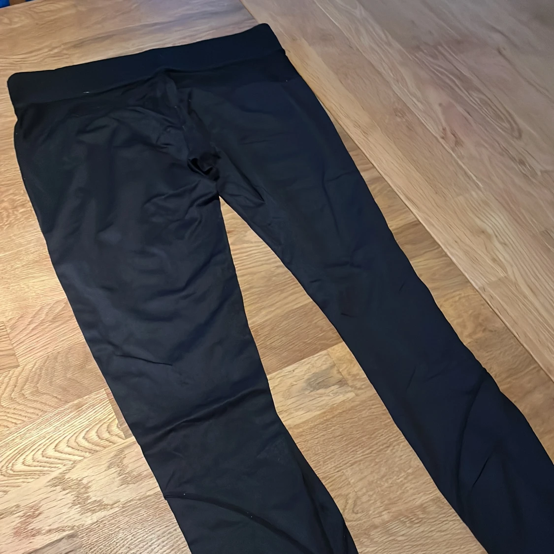 Svarta leggings från Newbody - 1