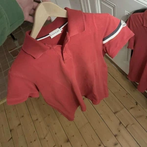 Moncler piqé  - Storlek M bra skick! 