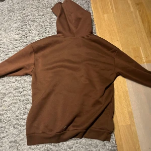 Travis Scott hoodie -  Riktig fet hoodie använt den en gång innan jag byte stil. 