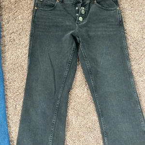 Jeans  - Säljer mina fina zara jeans för att kommer inte till användning stolek 13-14 år