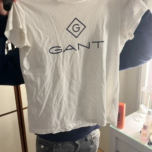 Gant t-shirt - Aldrig använt. Fick av en kompis men dev var för liten. Säljs inte längre. Står inte för postens slarv. Priset kan diskuteras.