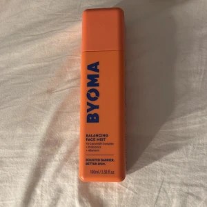Byoma face mist - Använt fåtal gånger.  Köpte den men gillade den inte på min hy, funkar jättebra för andra. Står inte för postens slarv. Priset kan diskuteras.