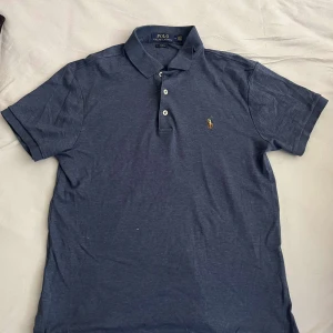 Polo Ralph Lauren  - Polo Ralph Lauren piké, storlek M, slimfit. Bra skick.