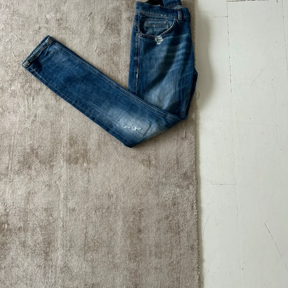 Ett par dondup jeans i väldigt bra skick nypris 3500 säljer för 1000. W29 Length 31. Jeans & Byxor.