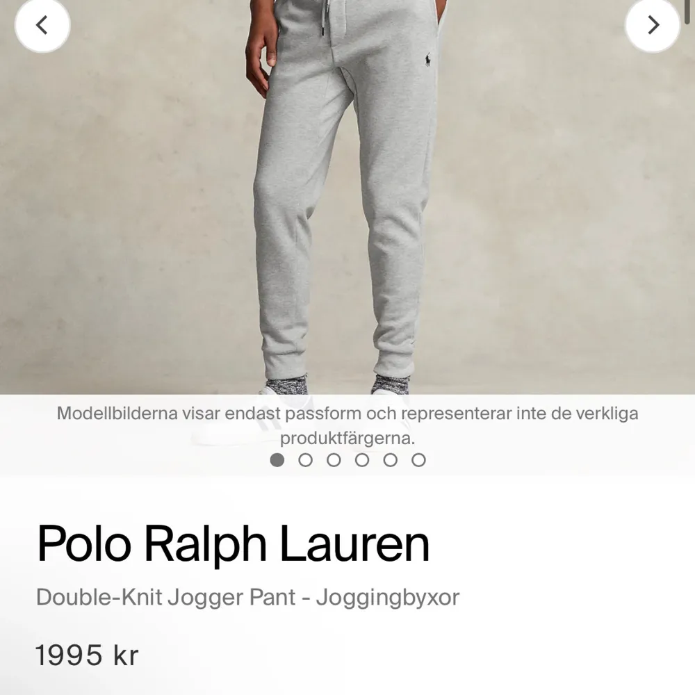 Säljer mina Ralph Lauren byxor då jag knappt använt dem. Fick dem i födelsedags present, men bara använt dem 1 gång. Nypris ca 2000kr.. Jeans & Byxor.