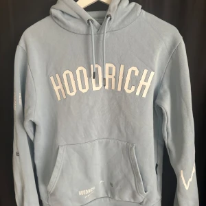 Hoodrich hoodie - Storlek XS, passar även S väldigt fint skick 