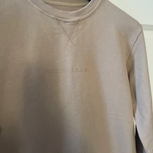 Sweatshirt med logga - Använd en gång! 