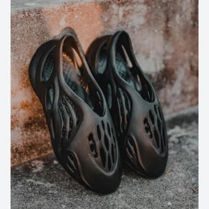 Adidas yeezy st 37 - Yeezy foam runner