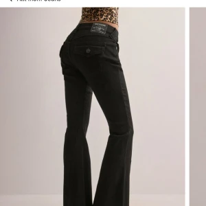 True religion Jeans - Säljer dessa jätte snygga Jeans från True religion. De är endast testade så dom är i nyskick. De är i storlek 26. Säljer då de är lite för lång för mig. Jag är 1,60. 