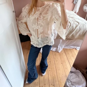 Blus - Blommig blus från bymalina