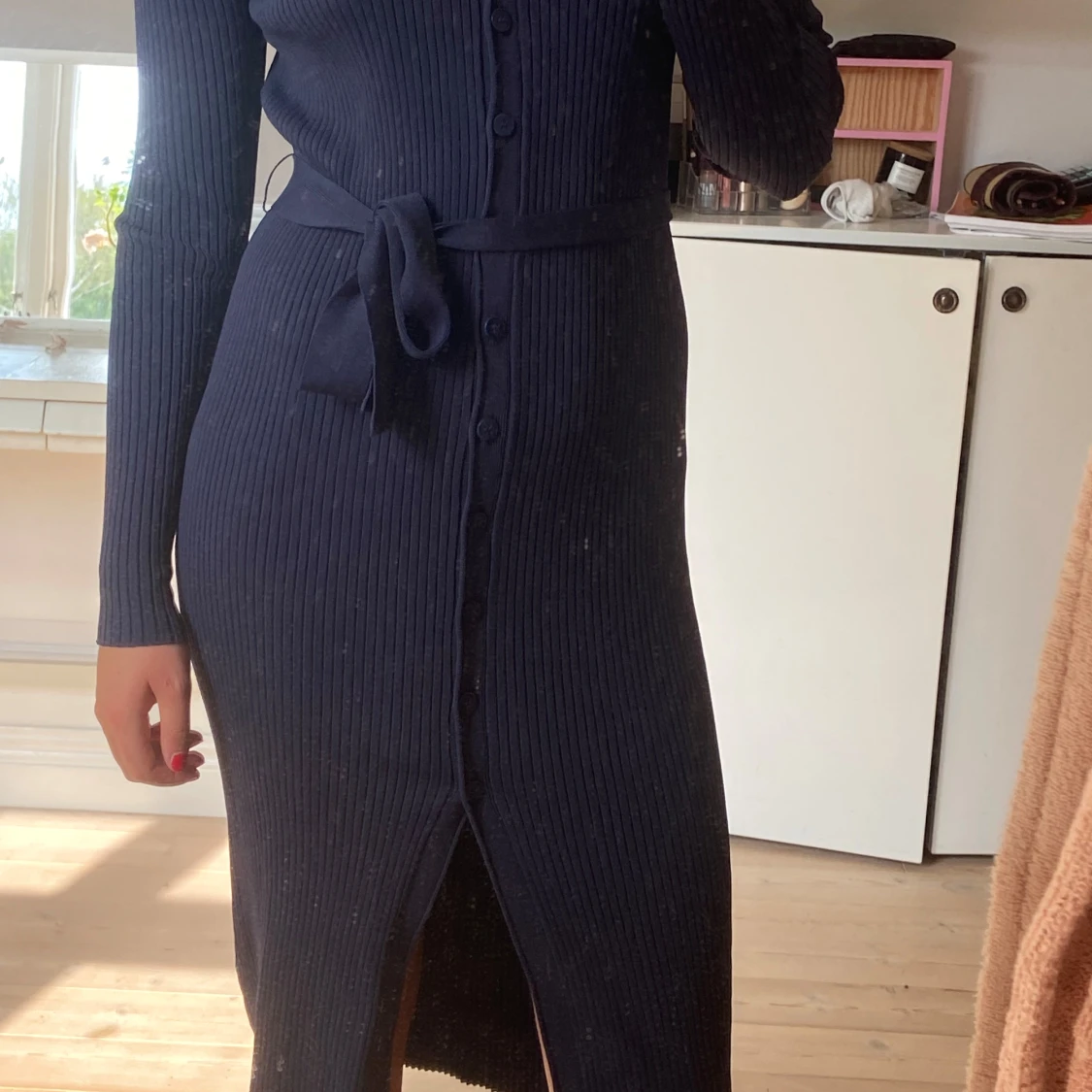 Ribbstickad klänning  - 92