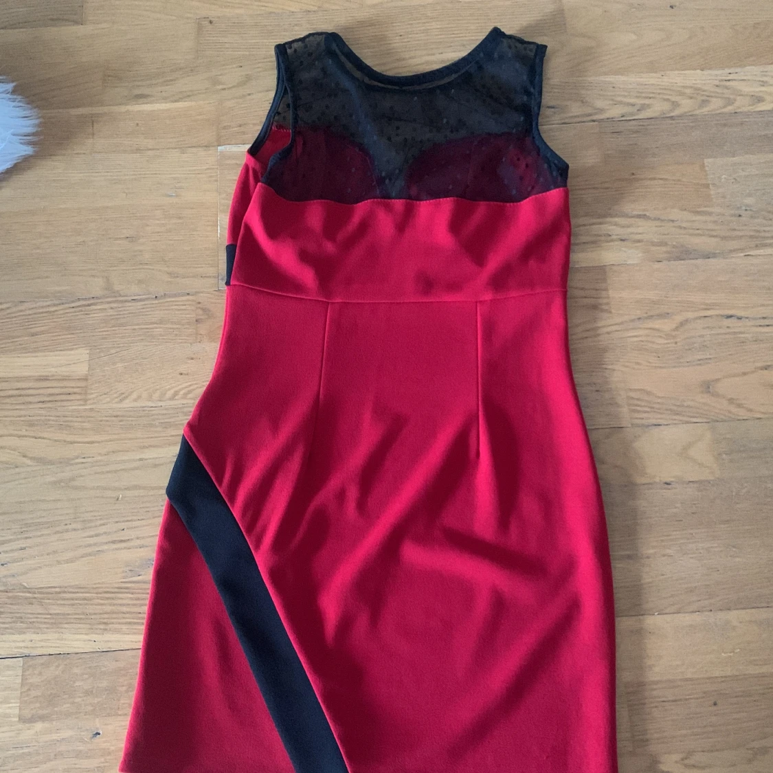 Röd ärmlös klänning från Jenny Pronto Moda - 91