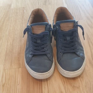 Pepe jeans skor - Ett par feta pepe jeans skor i storlek 40, skik 7/10.