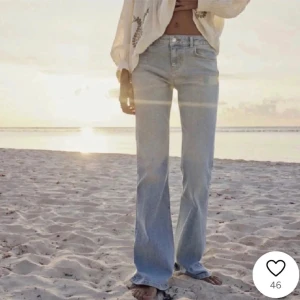 Zara jeans  - Superfina knappt använda köptes här på plick, egna bilder kan skickas☺️