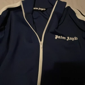 Palm Angels tröja - Palm angels tröja använd fåtal gånger sitter som S 