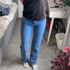 Bik bok jeans - Jeans som aldrig kommer till användning. Använt 2 gånger💕köpta för 699