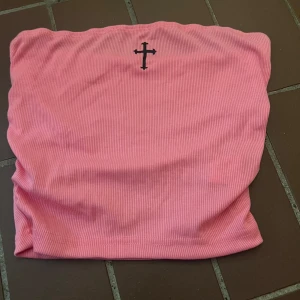 Emo top - Ganska kort alternativ top