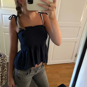Topp - Köpt från shein för 80kr,använd 1 gång🙏🏽 väldigt töjbar
