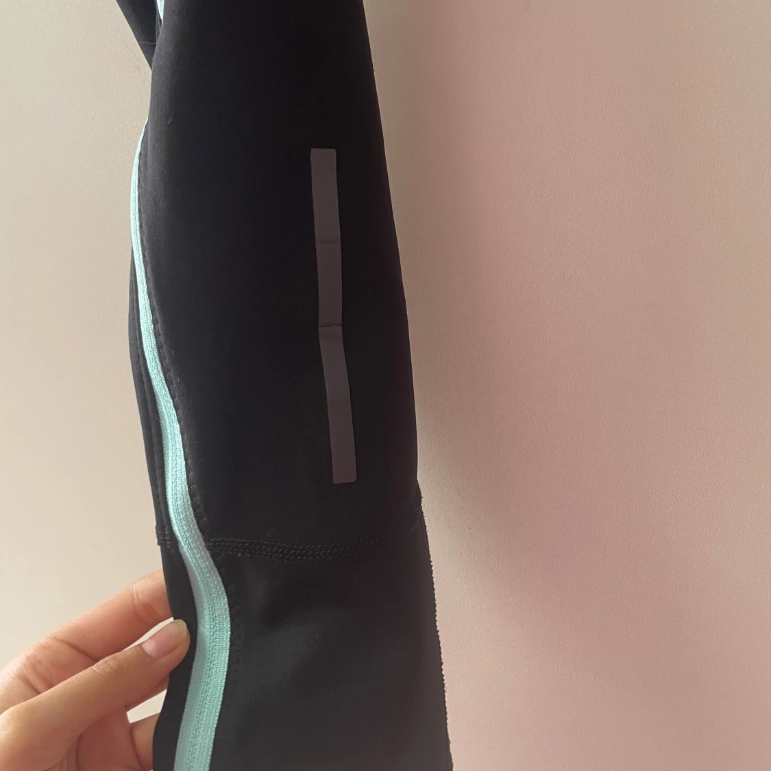 Svarta Adidas tränings byxor  - 91