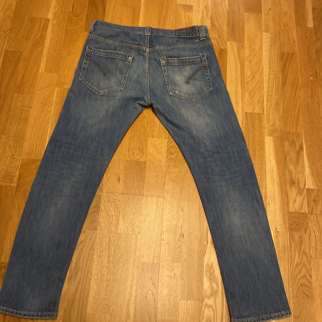 Dondup jeans med slitning  - 3