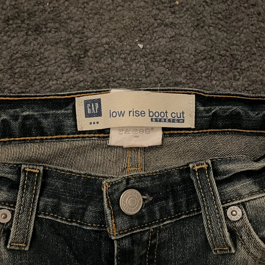 Gap lowrise bootcut jeans - 91