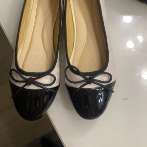  ballerinaskor med rosett - I storlek 38