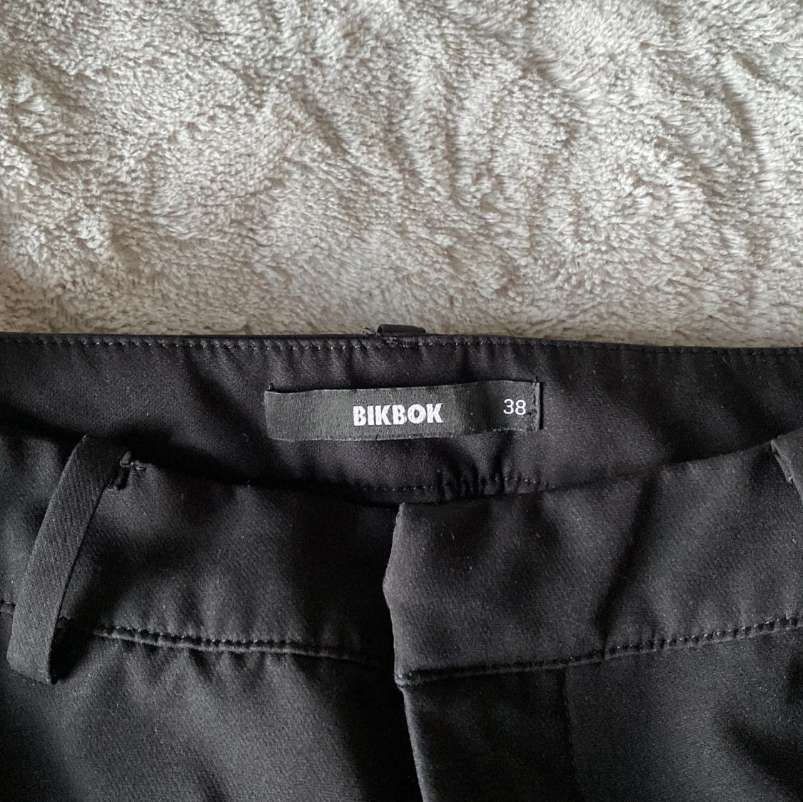 Kostymbyxor från Bikbok - 92