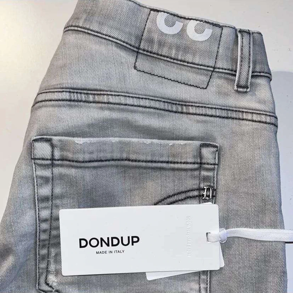 Grå jeans från Dondup - 90